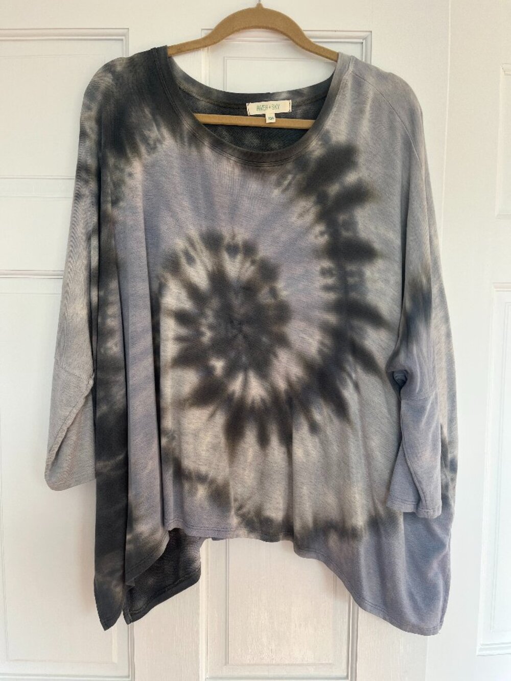 River + Sky Gray Black Spiral Tie-Dye Oversized Long Sleeve Top — Size XS/S